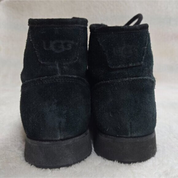 UGG® Moreau Casual Boots for Men - Picture 4 of 7